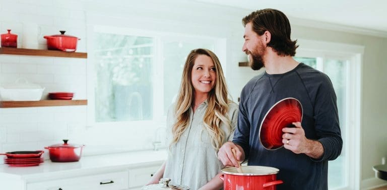 How to host an inexpensive Valentine’s dinner at home